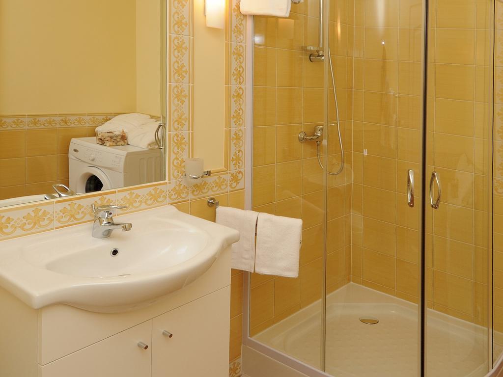 Baltic Suites Рига Стая снимка